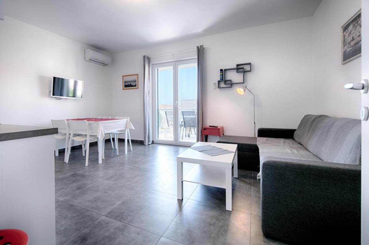 Apartmani Dule Komiza Exterior photo