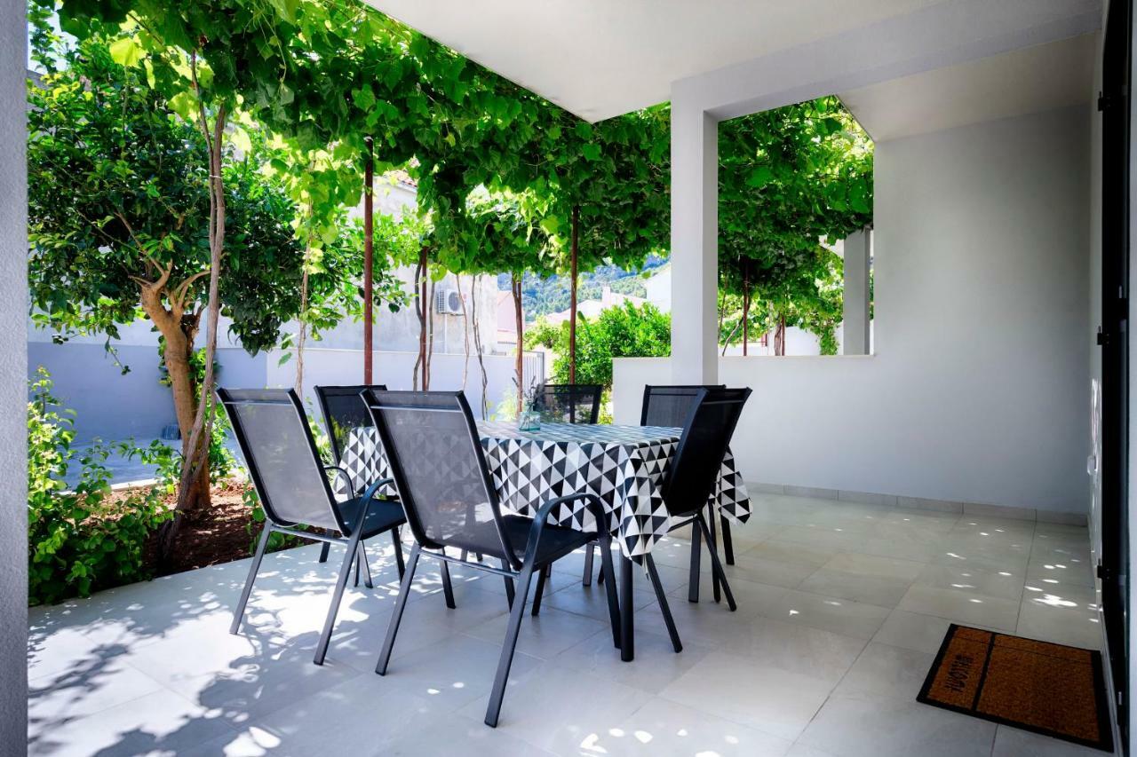 Apartmani Dule Komiza Exterior photo