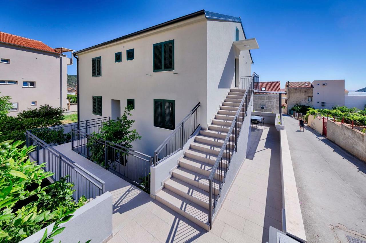 Apartmani Dule Komiza Exterior photo