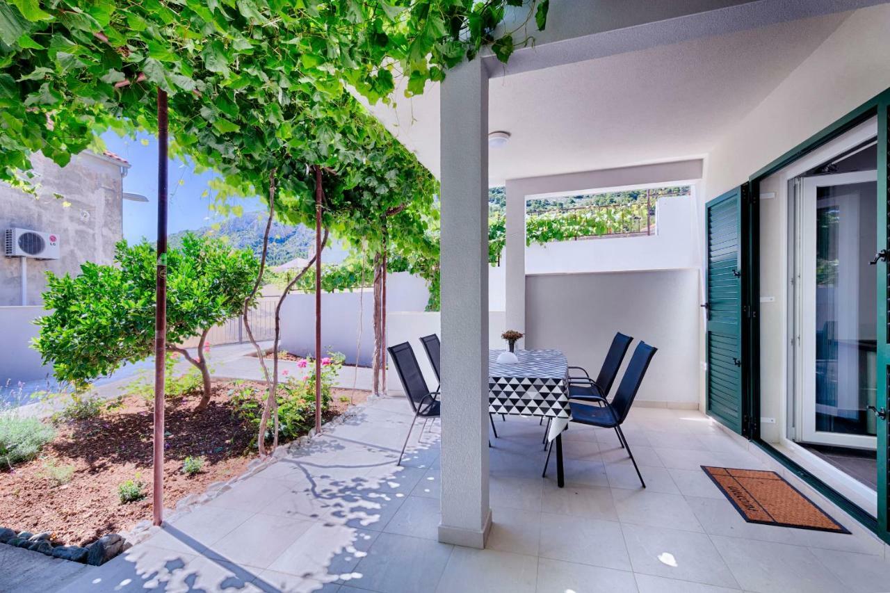 Apartmani Dule Komiza Exterior photo