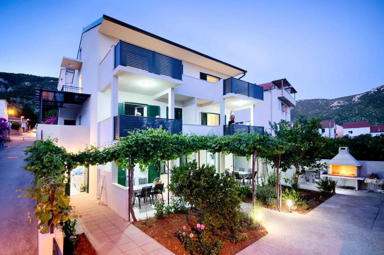 Apartmani Dule Komiza Exterior photo